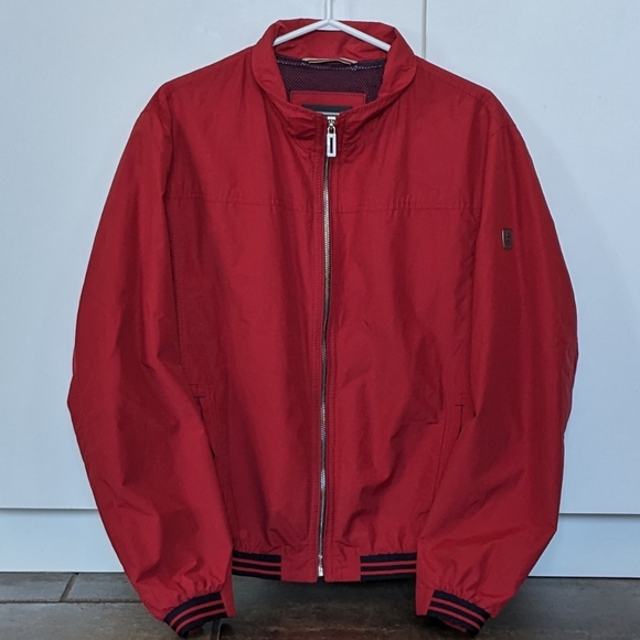 Bugatti Mens Sporty Windbreaker Jacket Size 40R( M-L) Red with Blue Trim - Picture 2 of 16
